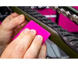 Skrapa MUC-OFF Application Squeegee This Nifty Pink 